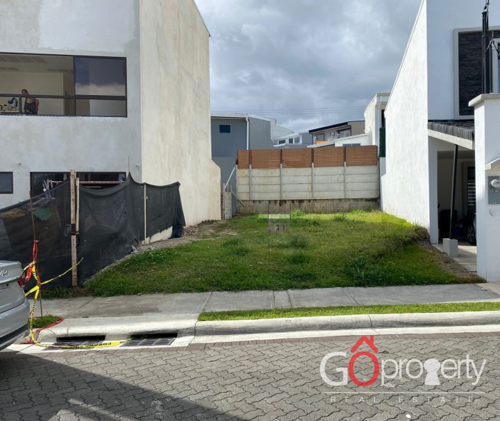 Venta de lote, condominio Distrito San Juan 